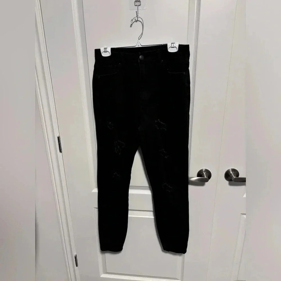 Aeropostale | Black Distressed High Rise  Curvy Jegging | Size 12 - Picture 2 of 5